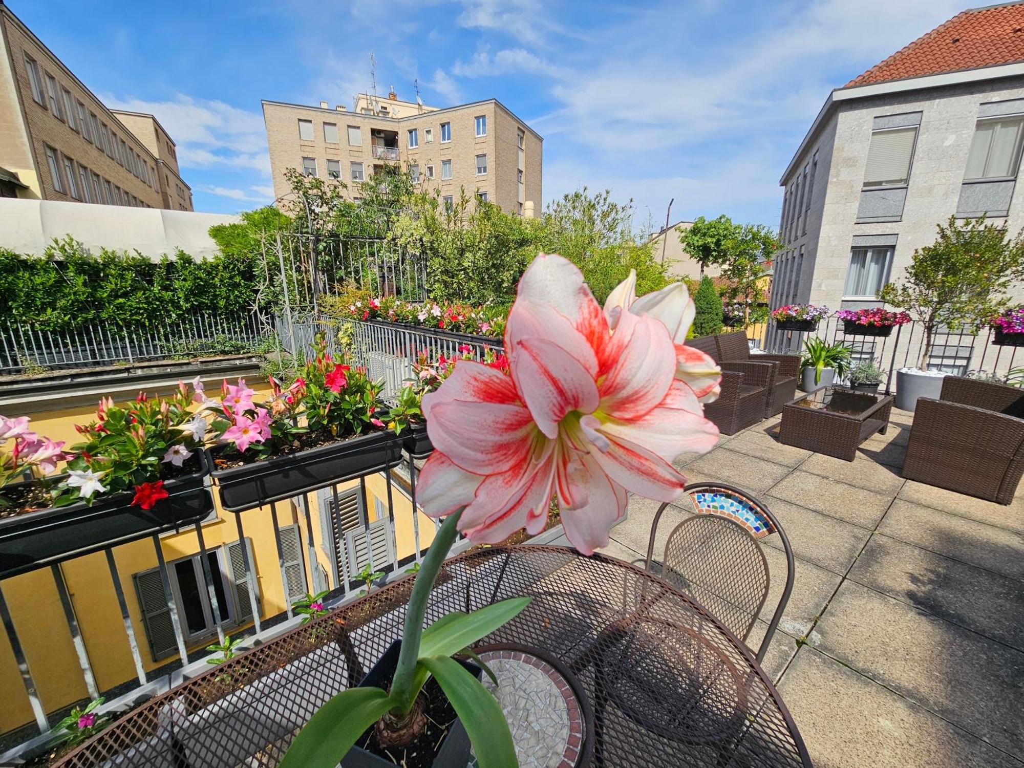 Exclusive Top Floor 2-Bedroom Flat Milano Exterior foto