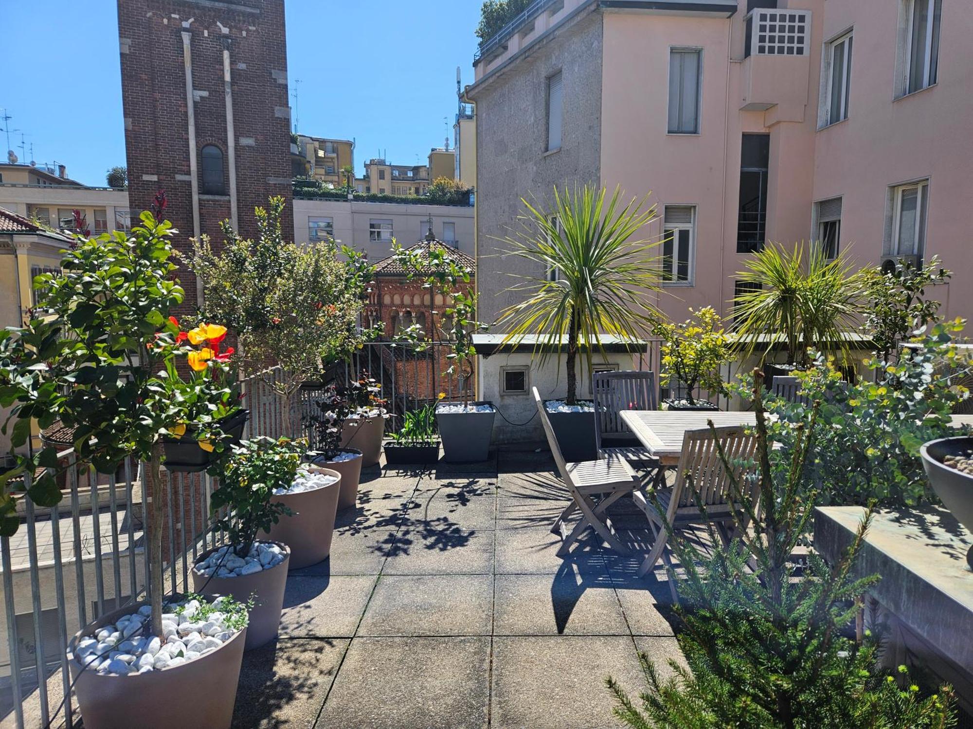 Exclusive Top Floor 2-Bedroom Flat Milano Exterior foto