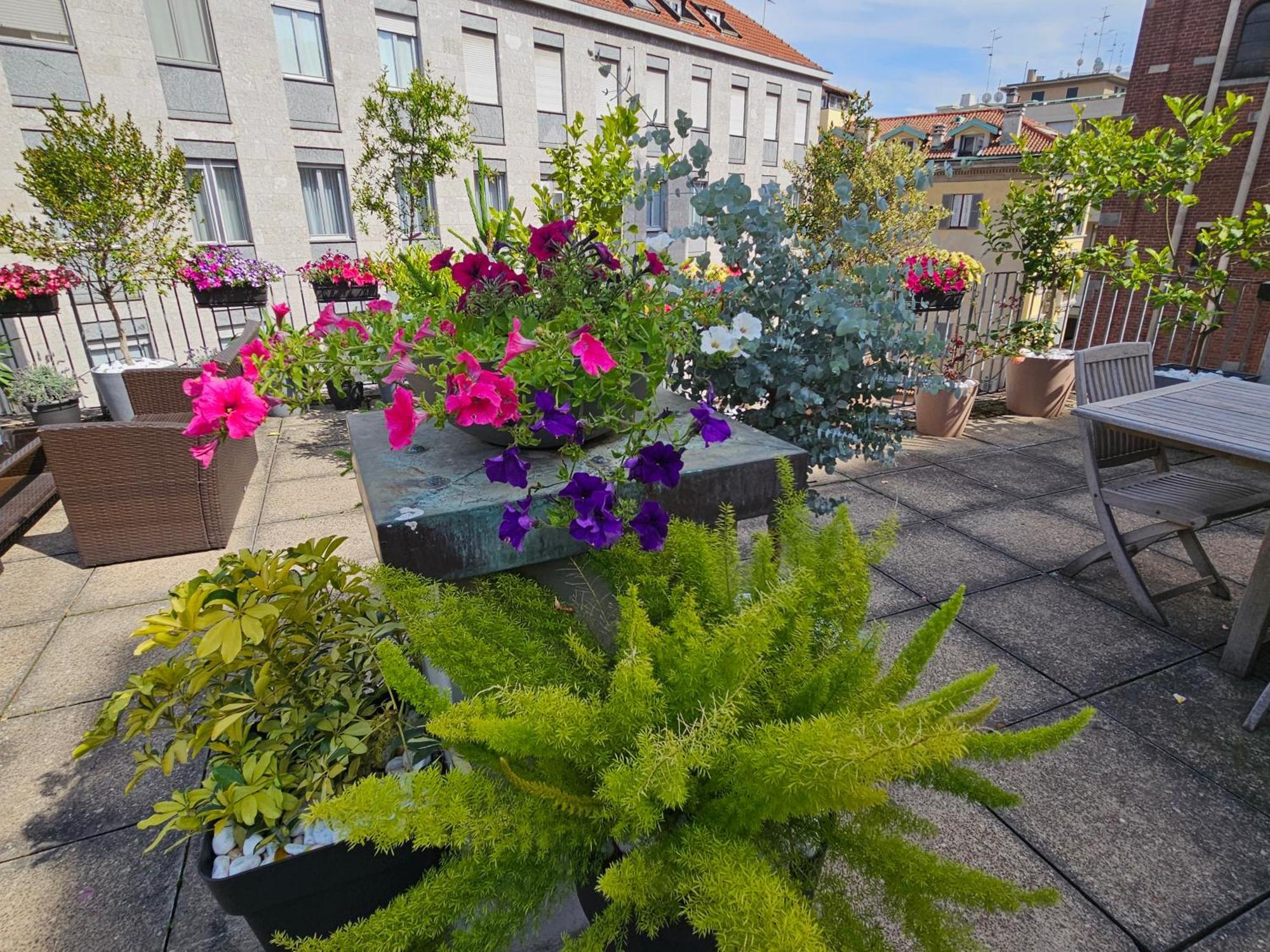 Exclusive Top Floor 2-Bedroom Flat Milano Exterior foto